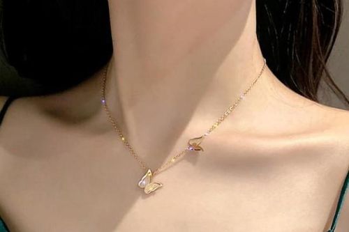 Khi phụ nữ đeo vòng cổ, vàng hay bạc tốt hơn? Sau khi nghe các chuyên gia chia sẻ, thật may mắn là tôi đã có sự lựa chọn đúng đắn trước khi mua