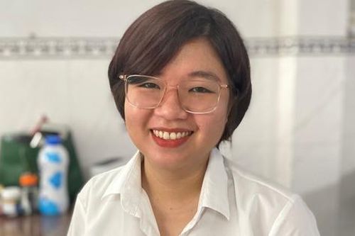 Cô gái liệt 1 tay muốn trở thành luật sư để giúp được nhiều người