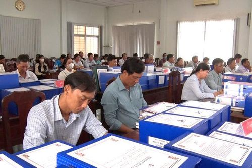 Bộ Giáo dục và Đào tạo kiểm tra chuẩn phổ cập giáo dục tại Tri Tôn