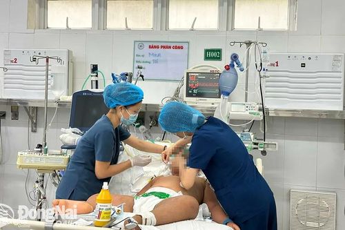 Chủ tiệm bánh mì Cô Băng ở Long Khánh thanh toán hơn 580 triệu đồng viện phí cho các bệnh nhân
