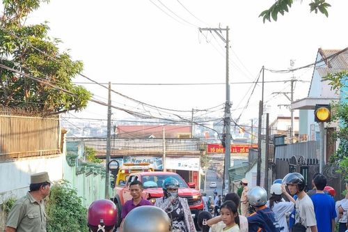 Pleiku: Khởi tố, tạm giam tài xế lái xe ô tô tông 2 cha con thương vong trên đường Bùi Dự