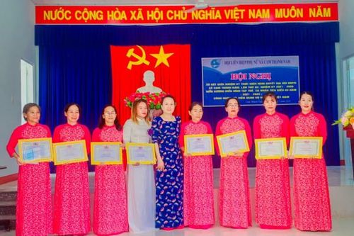 Hội Liên hiệp Phụ nữ xã Cam Thành Nam: Tổ chức hội nghị sơ kết giữa nhiệm kỳ