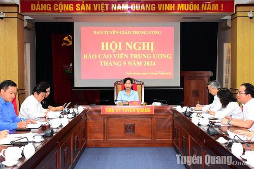 Hội nghị Báo cáo viên Trung ương tháng 5