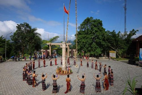 Tái hiện lễ hội tạ ơn núi rừng của đồng bào Cơ Tu