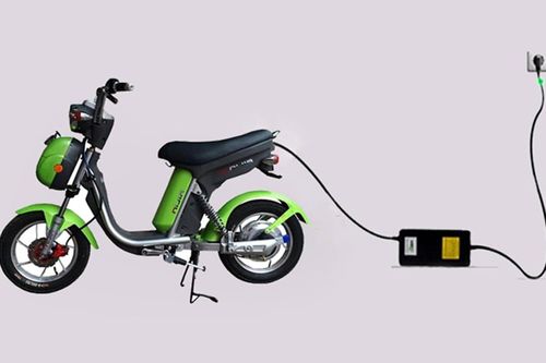 Sạc xe đạp, xe máy điện sao cho an toàn?