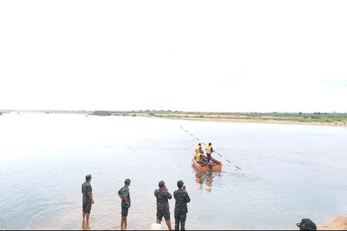 Tìm thấy thi thể thứ hai trong vụ lật xuồng trên sông Ba