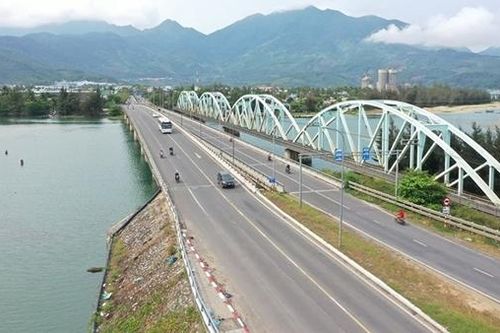 Xử lý công trình du lịch uy hiếp an toàn đường sắt Bắc Nam