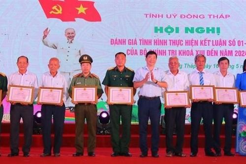 Đồng Tháp khen thưởng tập thể, cá nhân học tập làm theo lời Bác