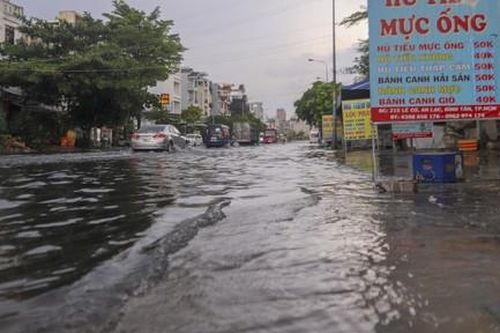 TPHCM: Nhiều nơi ở quận Bình Tân ngập nặng sau cơn mưa chiều
