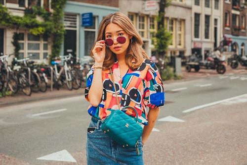 Lưu ý diện đồ họa tiết ưng mắt mà không sến súa trong mùa hè