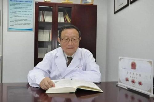 Bác sĩ 84 tuổi da dẻ hồng hào như người 40: Bí quyết từ 5 thói quen đơn giản
