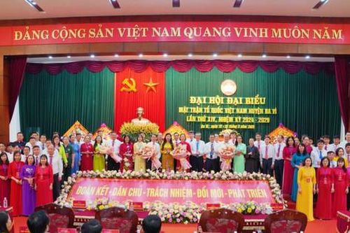 Ba Vì nâng cao chất lượng phong trào thi đua, củng cố khối đại đoàn kết