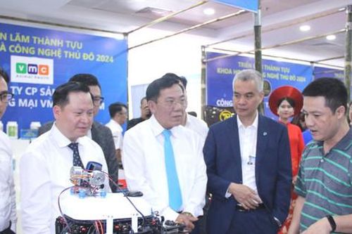 Triển lãm thành tựu khoa học và công nghệ Thủ đô mở cửa đến ngày 18-5