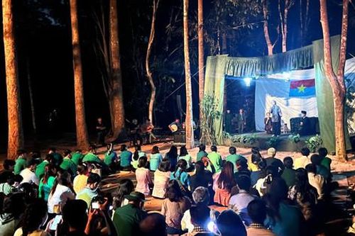 Sống động 'Trăng chiến khu' ở Củ Chi