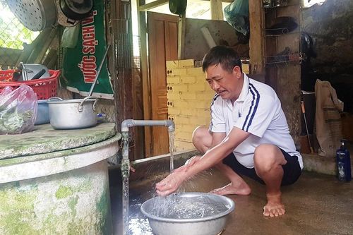 Hàng nghìn người trong 'cơn khát' nước sạch
