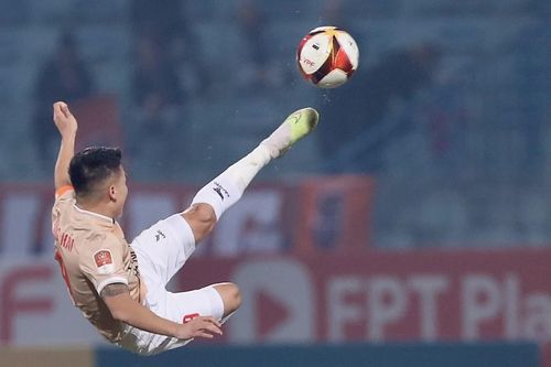 Quang Hải có thể sang Nhật thi đấu