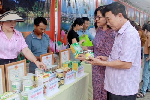 Nghệ An: kết nối xúc tiến thương mại sản phẩm của các hợp tác xã