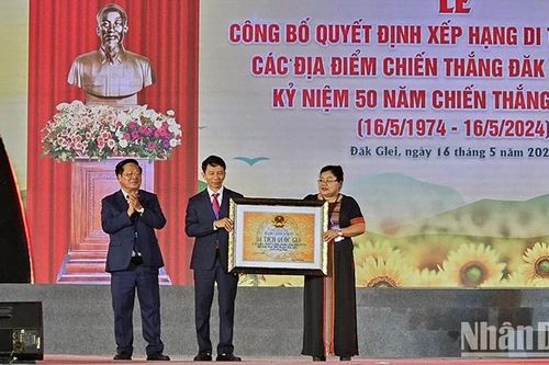Kon Tum long trọng tổ chức Lễ kỷ niệm 50 năm Chiến thắng Đăk Pék