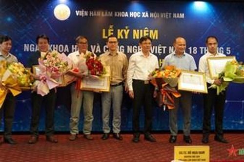 Phát triển Viện Hàn lâm Khoa học xã hội Việt Nam thành trung tâm nghiên cứu trọng điểm