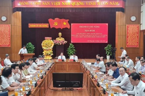 Tìm giải pháp phát triển nguồn nhân lực khoa học - công nghệ