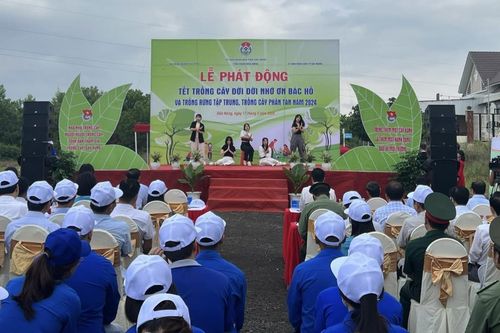 Công an tỉnh Đắk Nông tích cực hưởng ứng 'Tết trồng cây đời đời nhớ ơn Bác Hồ'