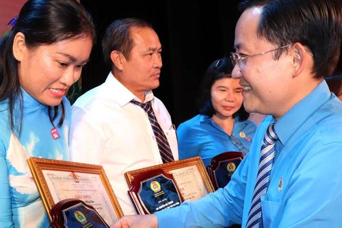 Đa dạng hình thức học tập và làm theo Bác