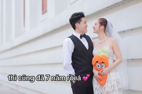 Cặp đôi 'cà rốt bông' kết hôn sau 7 năm