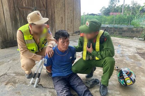 Lai Châu: Bắt đối tượng bỏ chạy vứt ma túy vào nhà dân