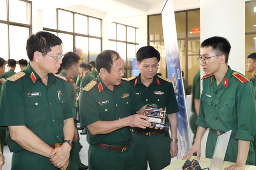 254 đề tài khoa học của tuổi trẻ Học viện Kỹ thuật quân sự được nghiệm thu