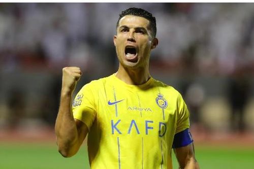 Ronaldo thúc giục Al Nassr mua sao Man United