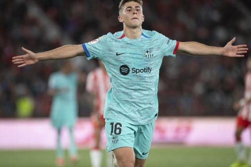 Thắng đội cuối bảng, Barca tiến sát ngôi á quân La Liga