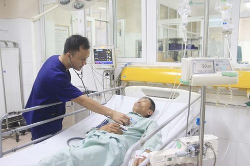 Biết con so độc nhưng vẫn ăn, người đàn ông nguy kịch