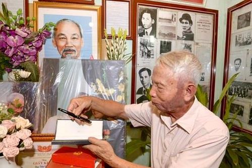 Gặp người kể chuyện Bác Hồ bằng hình ảnh