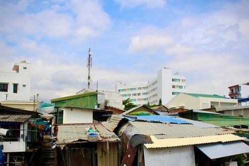 Dân xóm 'nhà chồ' Nha Trang mong ước một mái nhà