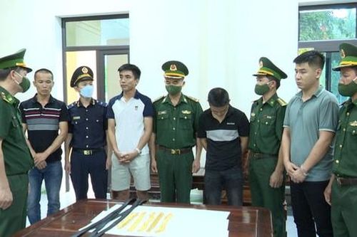 Bắt giữ nhóm đối tượng đưa 4kg vàng lậu qua biên giới