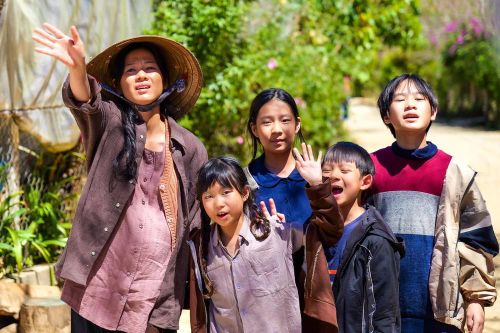 Showbiz 17/5: Phim của Lý Hải cán mốc 400 tỷ đồng