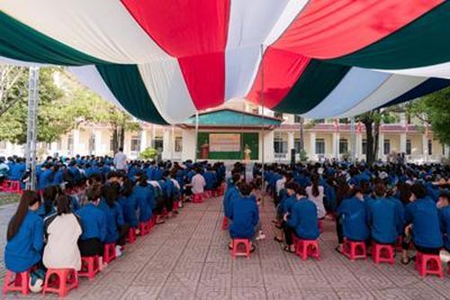 VKSND huyện Quỳnh Lưu ứng dụng CNTT tuyên truyền pháp luật cho học sinh