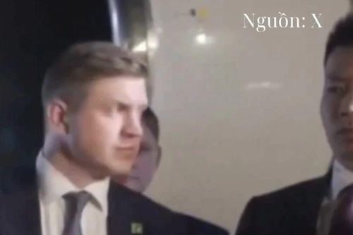 Vệ sĩ của ông Putin gây sốt mạng khi giao tiếp với nhân viên an ninh Trung Quốc