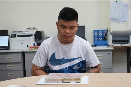 Bắt đối tượng vận chuyển trái phép 2 bánh heroin