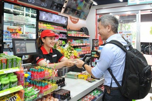 Lý do 'bùng nổ' cửa hàng tiện lợi ở Việt Nam và bài toán thị phần