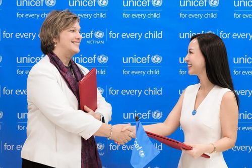 Chịu chi như Hannah Olala: Cam kết quyên góp 1 triệu USD cho UNICEF VN, chuyển 10 tỷ đồng ngay hôm sau