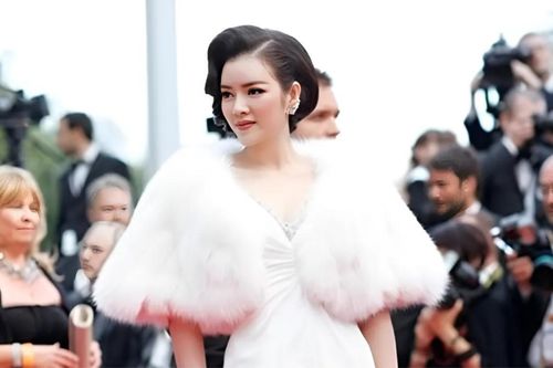 Top 10 thiết kế ấn tượng giúp Lý Nhã Kỳ thành 'nữ hoàng Cannes Việt'