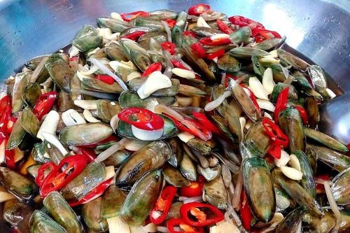 Thứ nhìn độc lạ xưa ít người biết, giờ thành đặc sản được 'ưa chuộng' đến lạ, 140.000 đồng/hũ