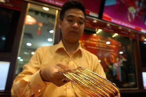 'Trị' chênh lệch giá vàng