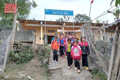 Những người 'gieo chữ' nơi cổng trời xứ Thanh - Bài 1: 'Gian nan' sự học ở Pa Búa!