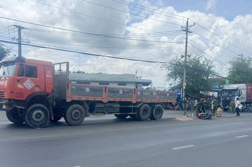 Va với chạm xe tải trên Quốc lộ 91, 1 người tử vong
