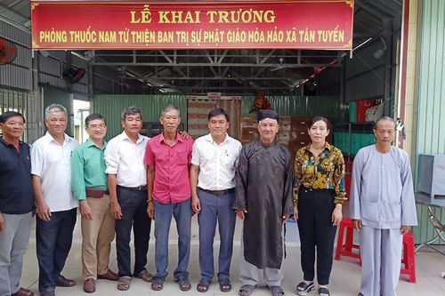 Khai trương Phòng Chẩn trị Đông y xã Tân Tuyến