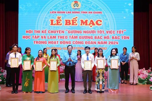 Thí sinh Lâm Thị Đẹp đoạt giải nhất Hội thi Kể chuyện 'Gương người tốt, việc tốt' học tập và làm theo tấm gương đạo đức Bác Hồ, Bác Tôn