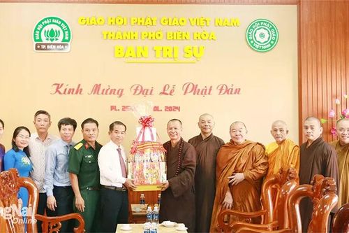 Chủ tịch HĐND tỉnh Thái Bảo chúc mừng đại lễ Phật đản tại thành phố Biên Hòa