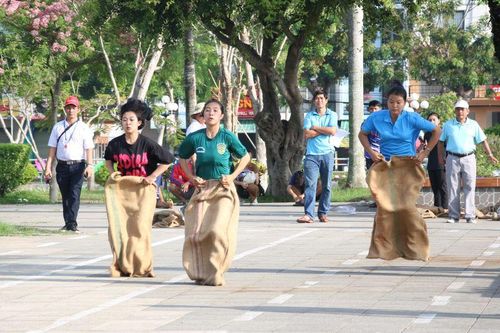 Hội thi các môn thể thao dân tộc hưởng ứng Lễ hội Sen Đồng Tháp